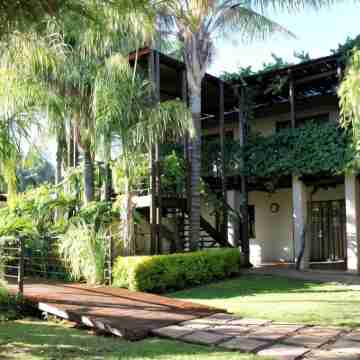 Browns Manor Hotel Exterior