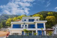 Yeongdeok White House Pension Hotels near Jangsa Station