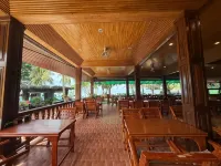 Dreamland Resort Hotels near Hat Sadet Beach