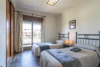 Golfside Apartment With Large Terrace - stanze in case private