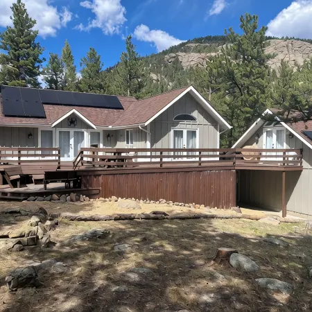 Secluded Cabin near Wild Basin