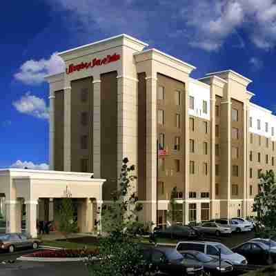 Hampton Inn & Suites Cleveland-Beachwood Hotel Exterior