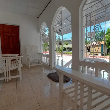 Family Reunions Holiday 4 Bedrooms, 5 Beds Rentals in St Thomas,jamaica