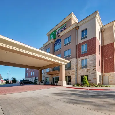 Holiday Inn & Suites OKLAHOMA CITY NORTH by IHG Hotels near Oklahoma National Guard Museum