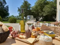 Château Saint Gilles - breakfast
