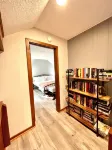 3-bedroom house in serene Saw Creek Estates with WiFi, AC, access to pools, lake
