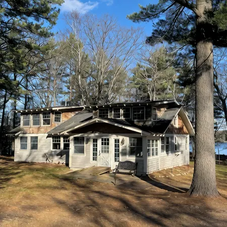 Serene Dragonfly Point at Meta Lake: 3-Acre Property on Private Lake