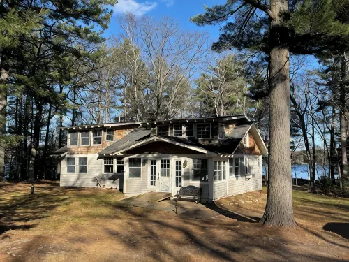 Serene Dragonfly Point at Meta Lake: 3-Acre Property on Private Lake