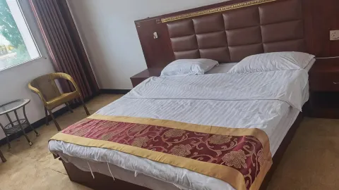 Guide Western District Hotel in Guide
