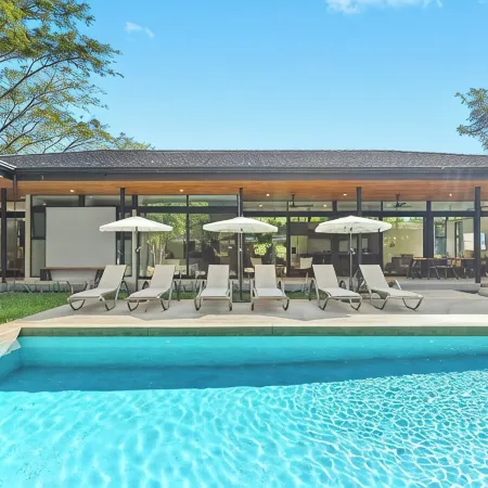 Special offering price! Exquisite 4 br villa w/private pool in gated community!