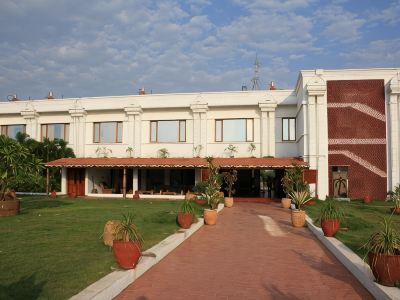 Chariot Beach Resort