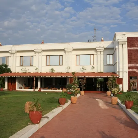 Chariot Beach Resort