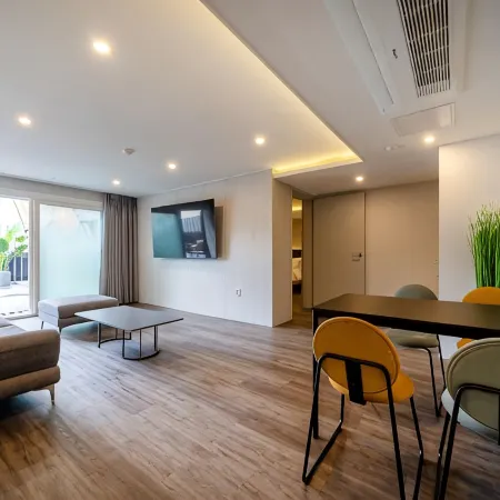 twohhotel Отели рядом с достопримечательностью «Улица ювелирных магазинов»