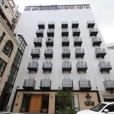 Lan Kwai Fong Garden Hotel Hôtels à proximité de : Et Pond Dam