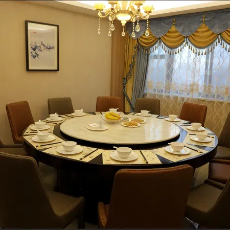 Yijia Grand Hotel