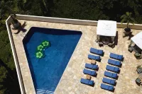 Luana Waikiki Hotel & Suites - Sea View