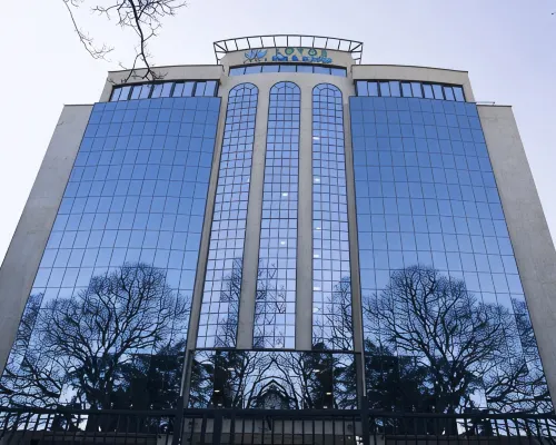 Lotos Inn & Suites, Nairobi Hotels near Westlands