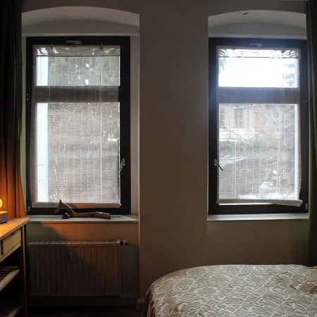 Quiet & cozy apartment in Südstadt, close to the train station & free parking Отели в г. Гёрлиц