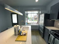Luxury 1BR Apt near UC CCM, Downtown Cincinnati, Hospital and Zoo w/Parking, 1FL - Condos