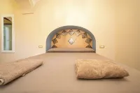 Poggio Angelarosa: Double Room in Lemon Garden on the Hills of the Amalfi Coast