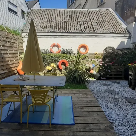 Pretty Fisherman's Cottage with Courtyard in Town Center - 200m from the Port