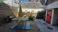 Pretty Fisherman's Cottage with Courtyard in Town Center - 200m from the Port