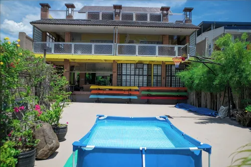 Lakefront Getaway, Taal Volcano Views. Perfect for Relaxation & Adventure!