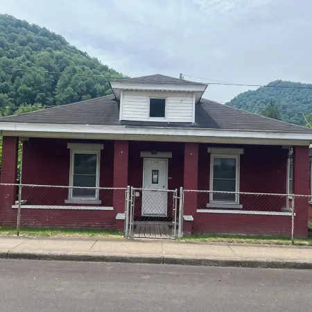 3-bedroom house in Montgomery  near eats, university, trails, NRG.