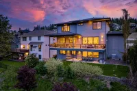 Spacious 6-bedroom, Views, King Beds, Hot Tub, Game Room near downtown Spokane