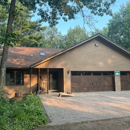 Spacious 5 Bedroom Cabin in Charming Hayward on Windigo Lake