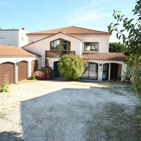 Villa with Heated Swimming Pool and Magnificent Sea View