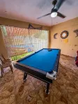 Beautiful, spacious house 9 minute drive to beach with electric generator
