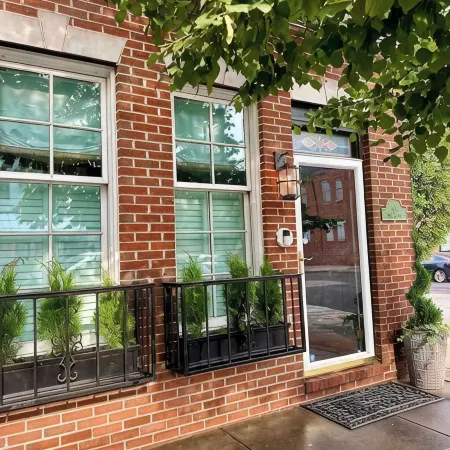 Luxury Townhouse . Roof Deck .  Patios . Parking
