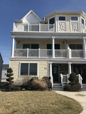 Book Your 2026 Vacation Now Beach Block! Large Townhome Perfect for Families