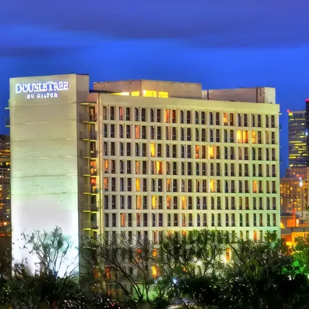 DoubleTree by Hilton Dallas - Market Center