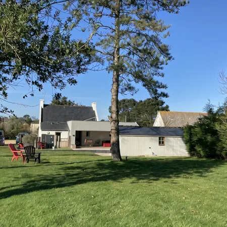 pleasant house for 6 with heated swimming pool