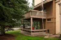 Luxury 3 bedroom + loft located on Dollar mountain in Elkhorn w/ pool & hot tub - 4 stjerner