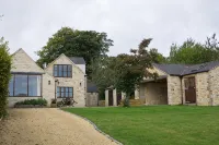 Lovely Cotswolds  farm house on an award winning vineyard with stunning views - Homestays