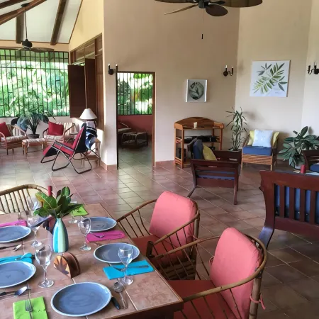 Casa Toucan, Secluded Jungle Setting with Ocean View & 40 foot Pool