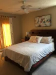 Downtown Mall Cottage just off Main St., breweries/wineries 10-30min drive