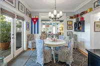 Casa De Cuba A Beach House - Cuban Flair Steps From Duval - Private Pool