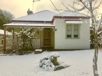 Grevillea Cottage - Family and Group Getaways