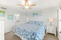 NEW LISTING!!! DIRECT OCEAN FRONT 1st FLOOR SEA PLACE CONDO!!! 2bd/2 bath - 3 stjerner