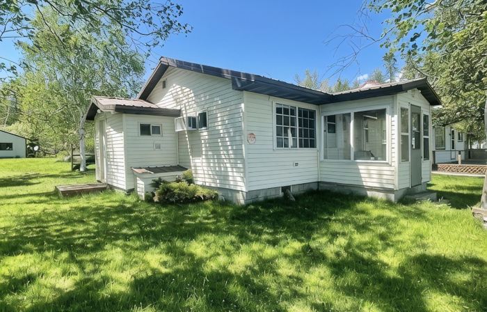 Cozy Cottage on Indian Lake with Dock and A/C