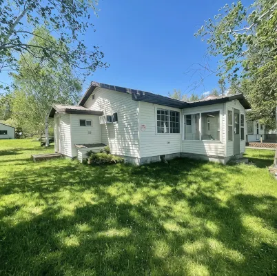 Cozy Cottage on Indian Lake with Dock and A/C