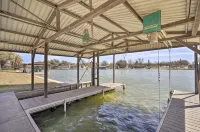Relax lakeside at Lake Nasworthy - 4-Star