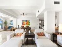 Charming 2-bedroom corner deluxe condo in Cupecoy with ocean and sunset view