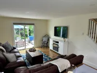Charming new renovated  3 bed/ 1 Bath  condo sleeps 6+Walk & Bike to everything - ที่มีอ่างอาบน้ำ
