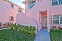 Welcome to "Treasure Pleasure 2" Bahama Beach Club 3-bedroom, Beachfront Condo