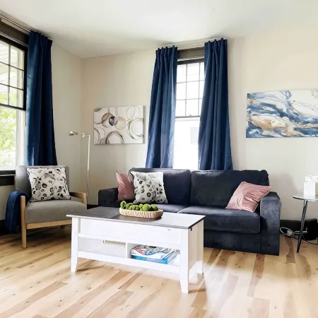 House of Color A / King 1Bd/1BA Apt